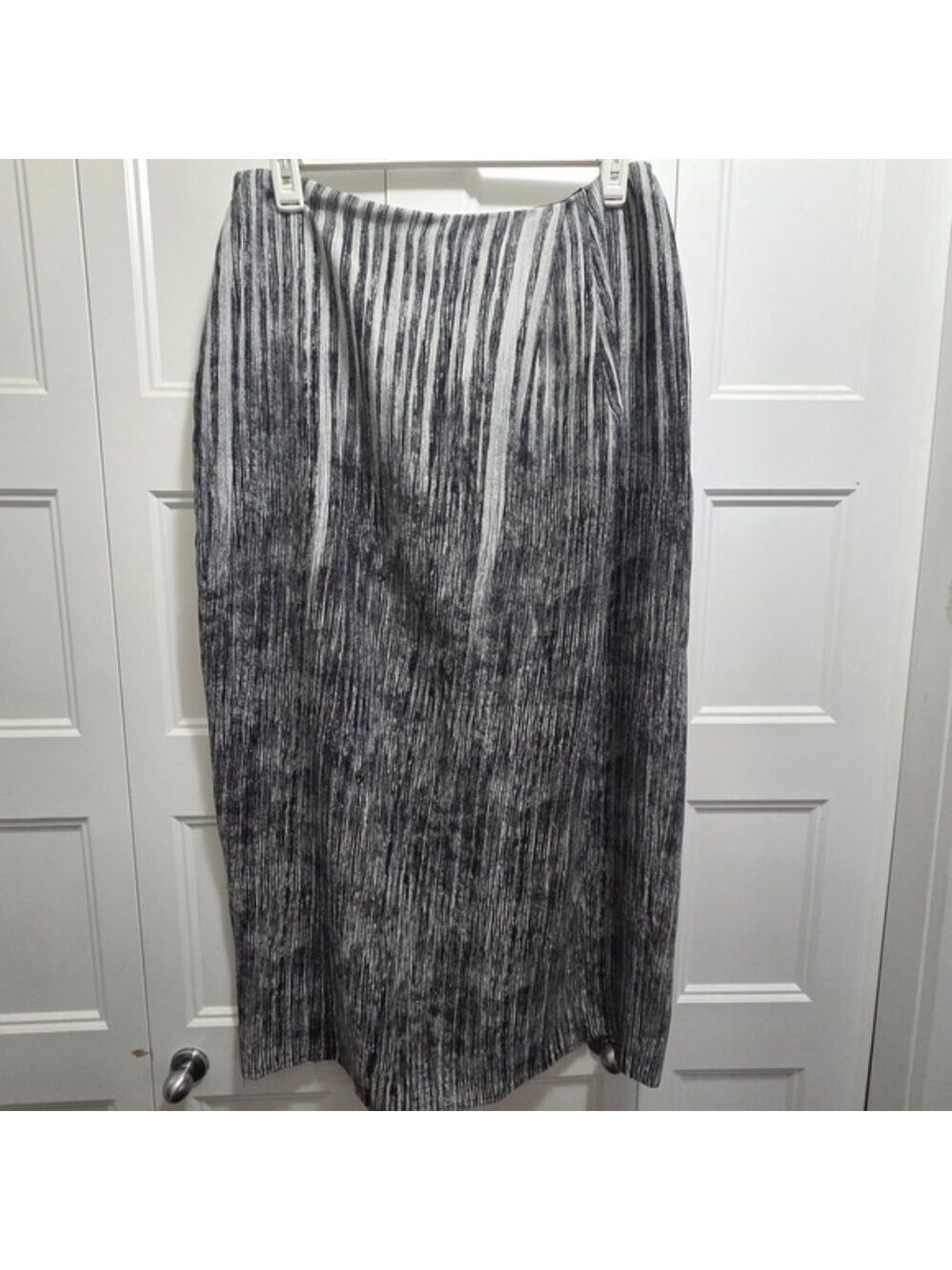 3/ $20 Nygard Collection Abstract Grey Black Faux Wrap Midi Skirt Size 16 Maxi